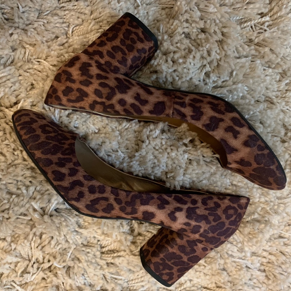 Sam Edelman (Libby line) cheetah chunky heels